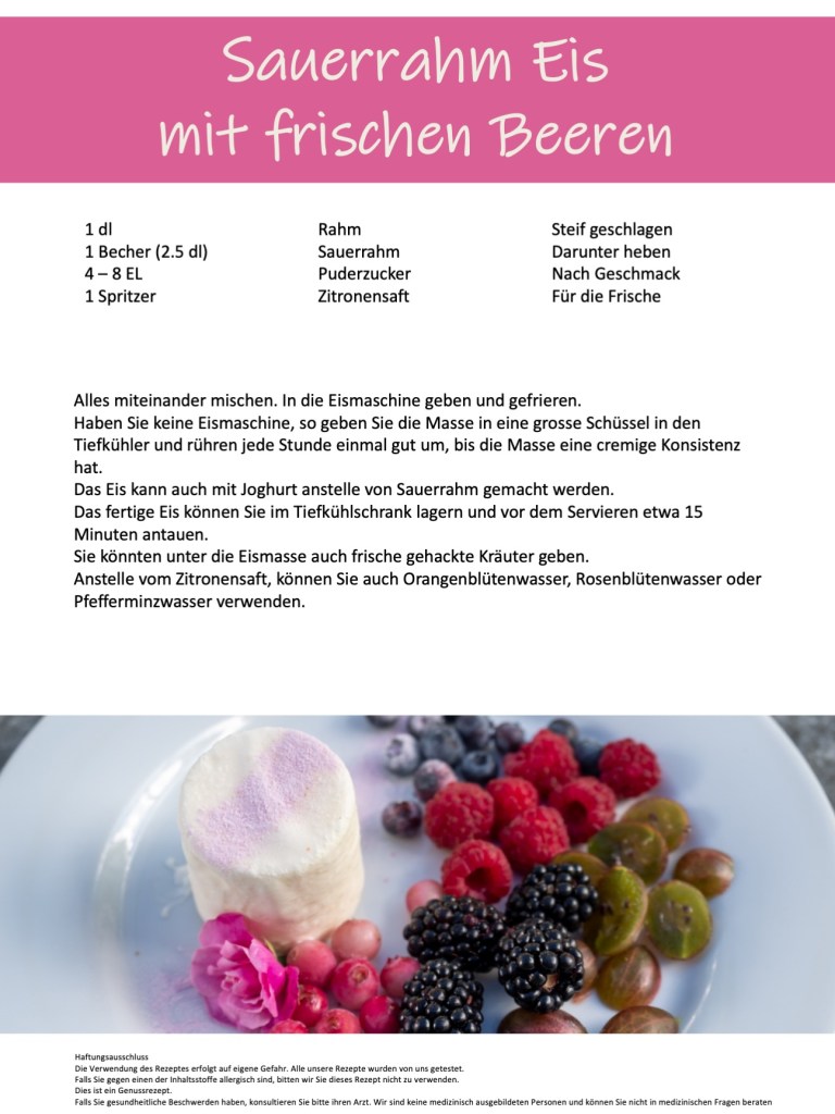 Sauerrahm Eis mit frischen Beeren